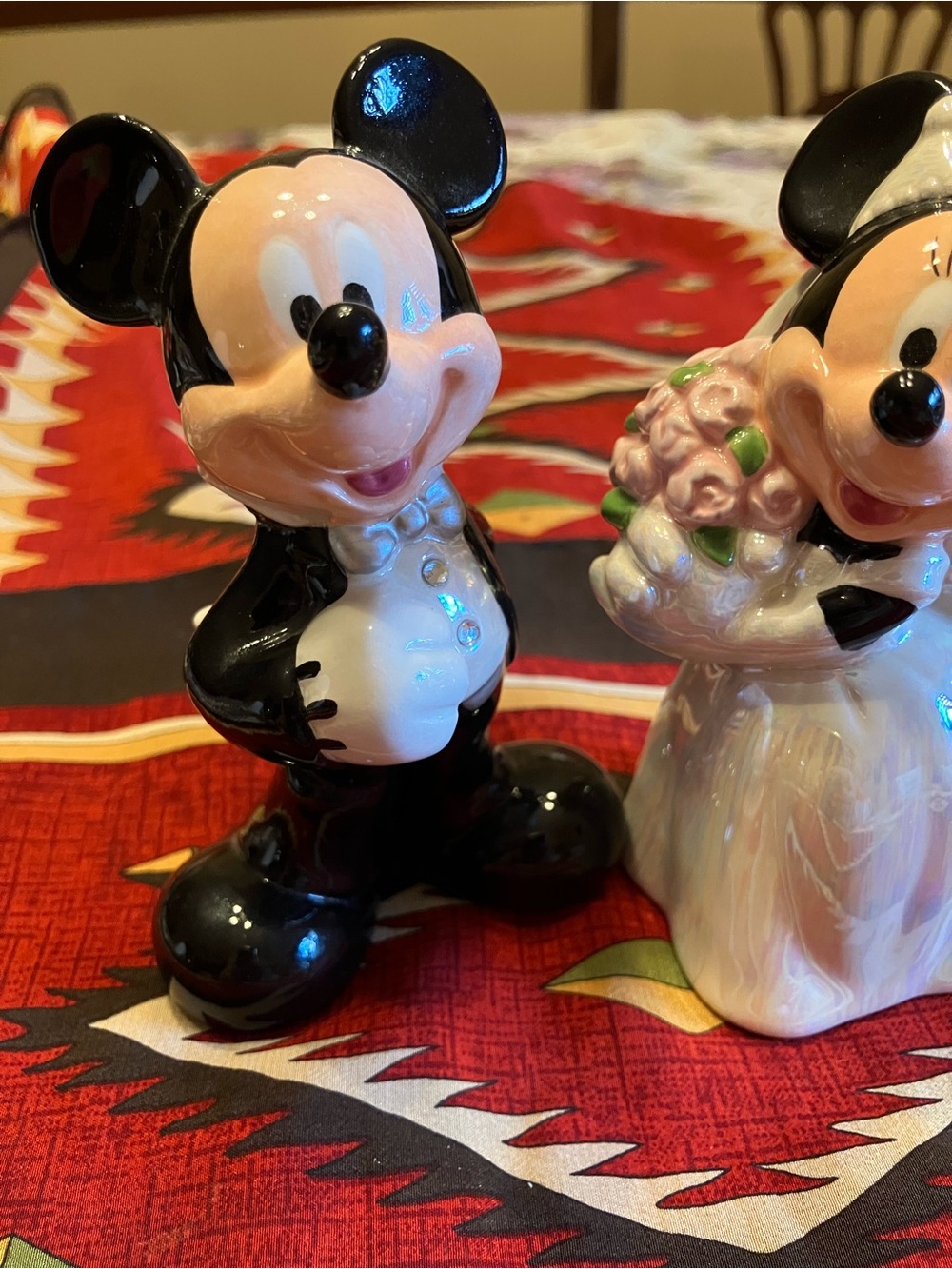 Micky and Minnie Salt & Pepper Shakers 4” - Picture 8 of 12